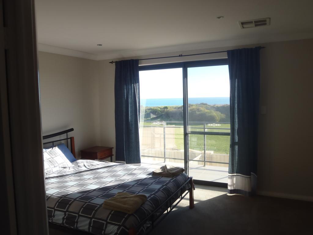 Port Denison Beach Resort Oda fotoğraf