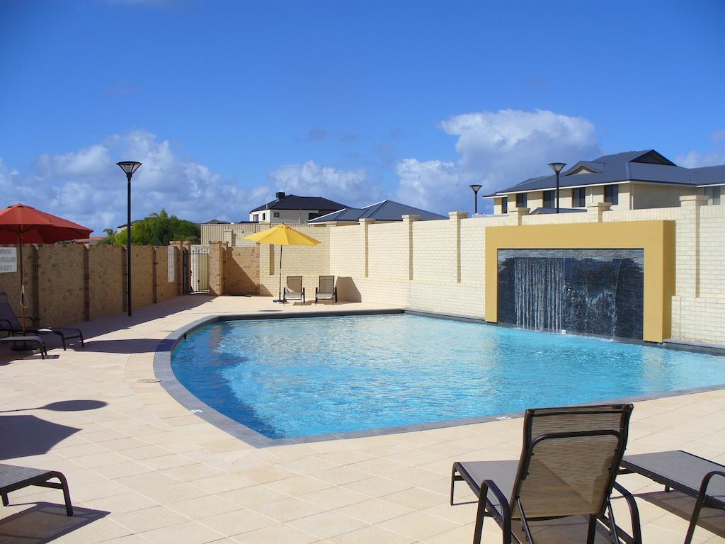 Port Denison Beach Resort Oda fotoğraf