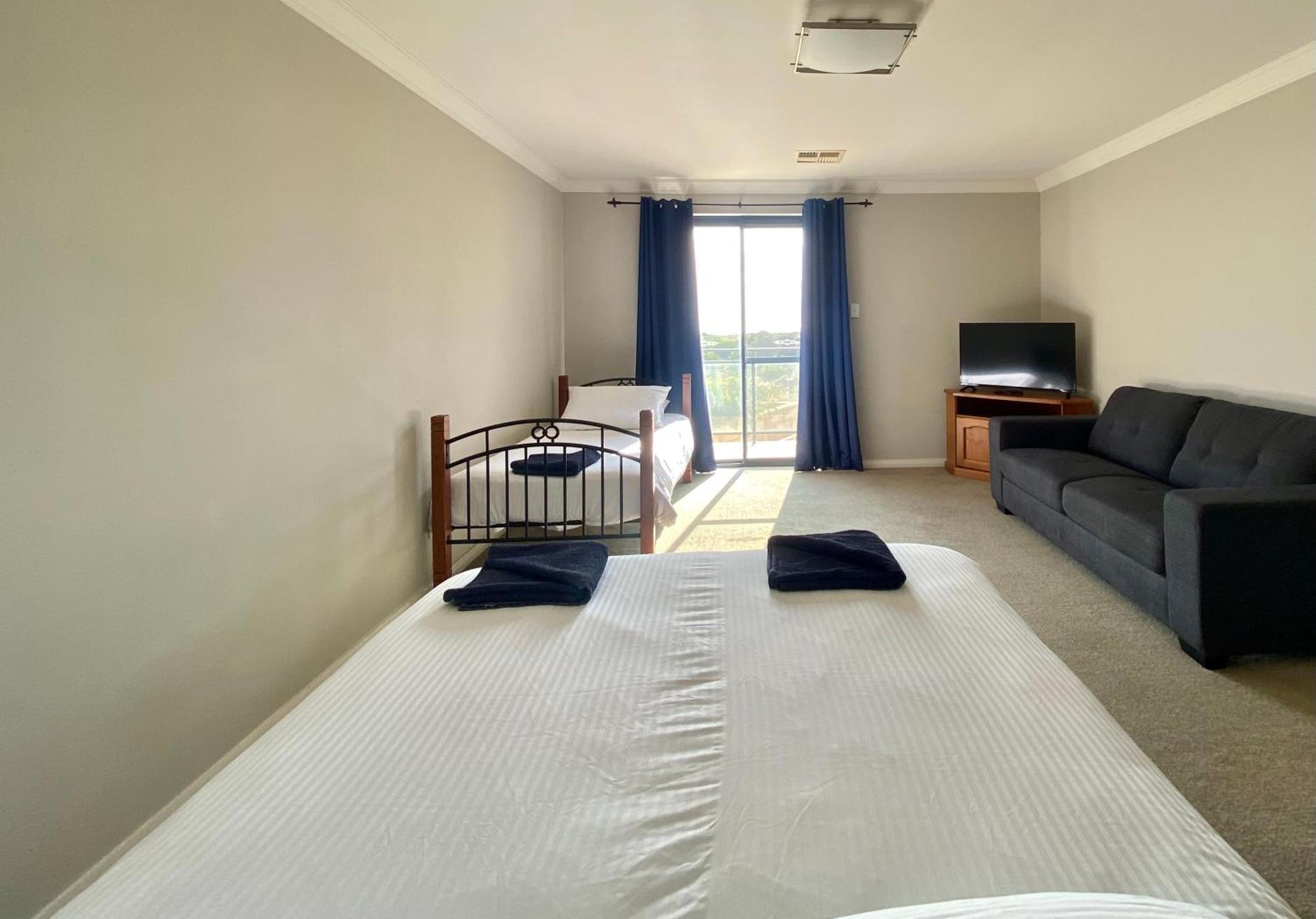 Port Denison Beach Resort Dış mekan fotoğraf